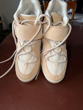 Sorel Women's Beige and Cream High-Top Sneakers